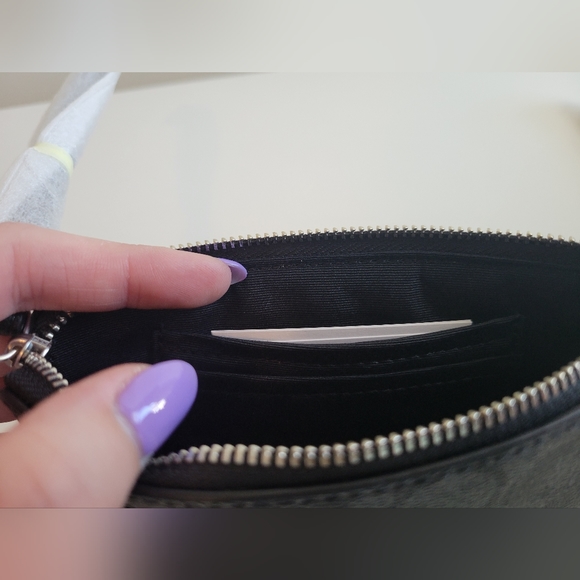 Coach Signature Canvas Corner Zip Wallet - Picture 4 of 5